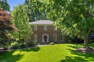 1205 Cliffspring Ct, Winston Salem, NC 27104