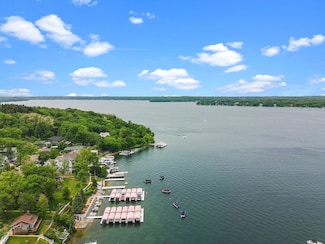 N1821 Oakland Rd, Lake Geneva, WI 53147