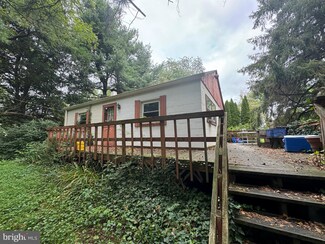 611 Powell Rd, Mount Holly, NJ 08060