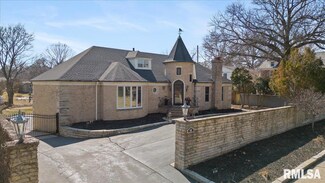 3117 E Locust St, Davenport, IA 52803