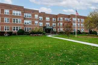 366 Stewart Ave Unit B1, Garden City, NY 11530