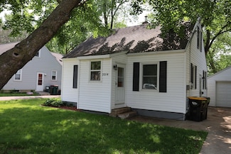 2014 14th St SE, Rochester, MN 55904