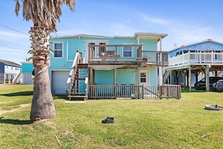 318 Driftwood Ct, Freeport, TX 77541