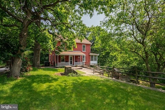 1018 Fairview Dr, Leesport, PA 19533