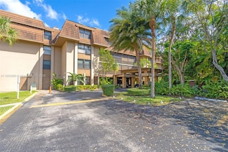 661 NE 195th St Unit 312, Miami, FL 33179