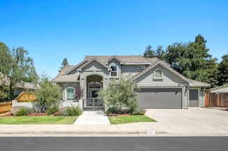 651 N Oxford Ave, Clovis, CA 93611