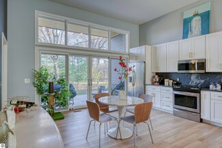 8900 Manhattan N Unit A, Traverse City, MI 49685