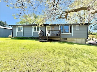 27642 242nd St, Maryville, MO 64468