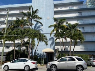 677 NE 24th St Unit 203, Miami, FL 33137
