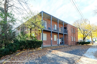 400 Hillside Ct Unit 1, East Lansing, MI 48823