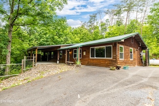 3305 Leonard Huskey Ln, Pigeon Forge, TN 37863