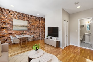 16 Foster St Unit 5, Boston, MA 02109