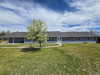 200 Cactus Dr, Torrington, WY 82240