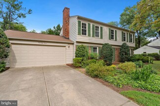 4811 King Richard Dr, Annandale, VA 22003