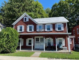 17 Grand St, Marlboro, NY 12542