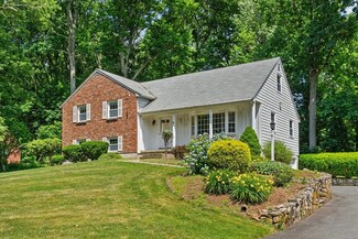 8 Fulton Rd, Andover, MA 01810