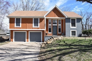 7833 Garnett St, Overland Park, KS 66214