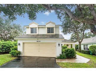 9240 Arborwood Cir, Davie, FL 33328