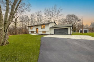 1812 Park Rd, Jackson, MI 49203