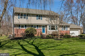 8 Apache Dr, Pennington, NJ 08534
