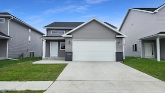 6730 70th Ave S, Horace, ND 58047