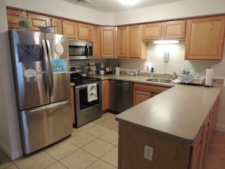 25 Greenleaves Dr Unit 507, Amherst, MA 01002