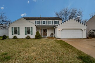 30W140 Huntington Dr, Warrenville, IL 60555