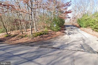 102 Buck Ridge Ln, Beech Mountain Lakes, PA 18222