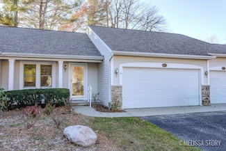 6833 Windwater Ct, Norton Shores, MI 49444