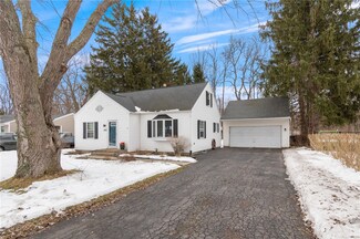 544 Glenview Ct, Webster, NY 14580