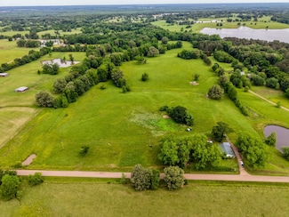 1058 Cox Ferry Rd, Flora, MS 39071