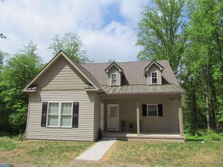 76 Clemens Rd, Fleetwood, PA 19522