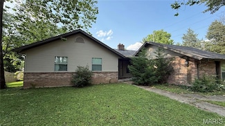 2033 Mapleleaf Dr, Collinsville, IL 62234