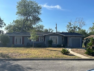 118 9th St, San Antonio, TX 78215