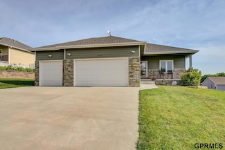 3320 Fairway Dr, Plattsmouth, NE 68048