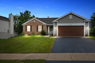 306 Valley Rd, North Aurora, IL 60542