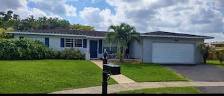10620 NW 21st Ct, Pembroke Pines, FL 33026
