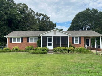 5 Ardmore Dr, Taylors, SC 29687