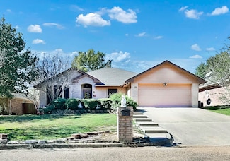 358 River Oaks Ln, Canton, TX 75103