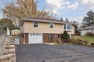 6632 4th St N, Saint Paul, MN 55128