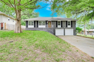 3622 Queen Ridge Dr, Independence, MO 64055