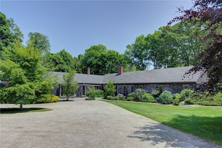 4 Alpond Dr, Newport, RI 02840