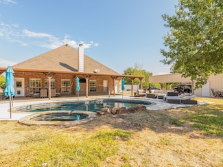 103 Fossil Ct, Springtown, TX 76082