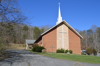 107 Mount Pleasant Dr, Covington, VA 24426