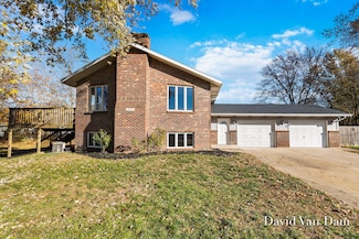 2327 Oak Hollow Dr, Jenison, MI 49428