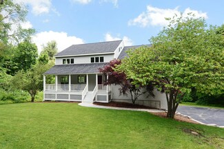 2 Hidden Meadow Ln, Southborough, MA 01772