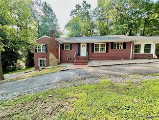 959 Cowan Rd, North Chesterfield, VA 23235