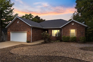 6 Didcot Ln, Bella Vista, AR 72714