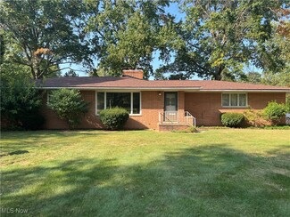 3059 Killian Rd, Uniontown, OH 44685