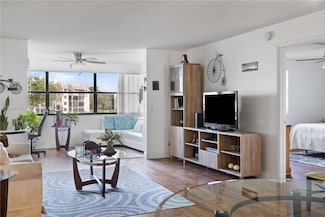 10207 Sunrise Lakes Blvd Unit 203, Sunrise, FL 33322